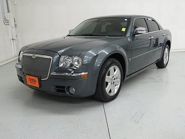 Click image for larger version  Name:	Chrysler 300-C, awd, Hemi V-8.jpg Views:	0 Size:	42.9 KB ID:	4796